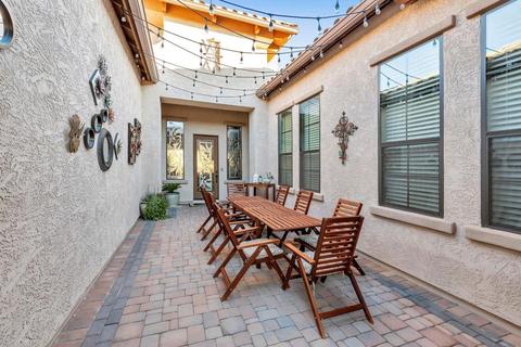 8444 E Leonora St, Mesa, AZ 85207 photo 3