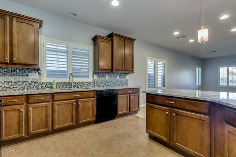 3638 E Cat Balue Dr, Phoenix, AZ 85050 photo 4