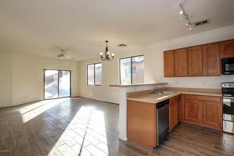 6815 S 37th Dr, Phoenix, AZ 85041 photo 4