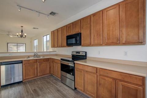 6815 S 37th Dr, Phoenix, AZ 85041 photo 3