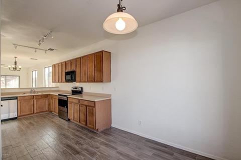 6815 S 37th Dr, Phoenix, AZ 85041 photo 13