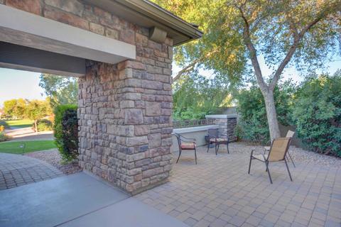 563 E Phelps Ct, Gilbert, AZ 85295 photo 4