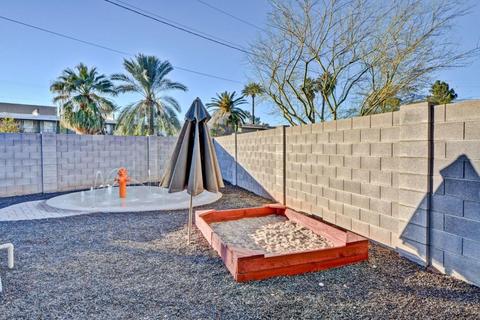 929 E Denton Ln, Phoenix, AZ 85014 photo 32