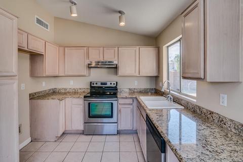 64 N Birch St, Gilbert, AZ 85233 photo 2