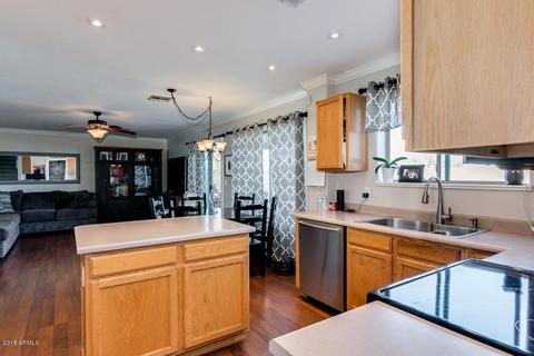 210 E Jasper Ct, Gilbert, AZ 85296 photo 9