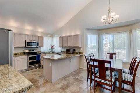 2556 E Taro Ln, Phoenix, AZ 85050 photo 6