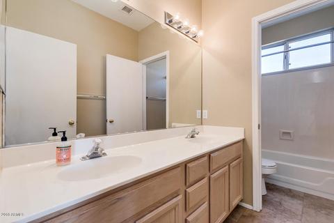 2556 E Taro Ln, Phoenix, AZ 85050 photo 22