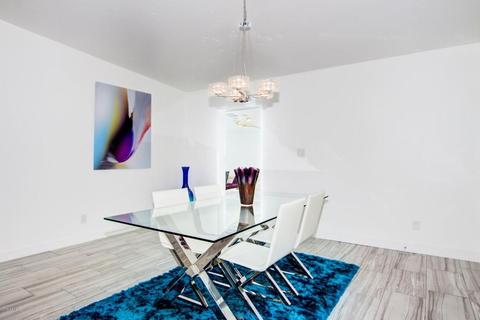 3713 E Laurel Ln, Phoenix, AZ 85028 photo 13