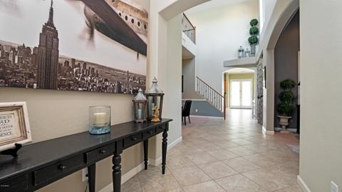 559 E Beauchamp Dr, Gilbert, AZ 85297 photo 2