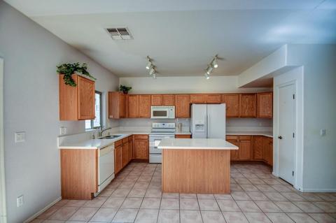2739 E Schiliro Cir, Phoenix, AZ 85032 photo 9