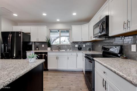 2426 E Mercer Ln, Phoenix, AZ 85028 photo 13
