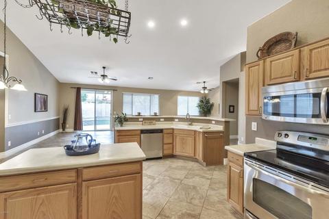 137 E Constitution Ct, Gilbert, AZ 85296 photo 7