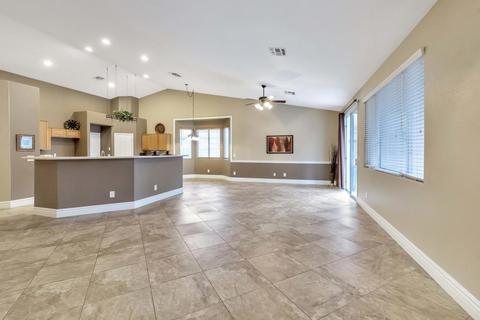 137 E Constitution Ct, Gilbert, AZ 85296 photo 9