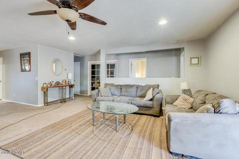 576 S Heritage Dr, Gilbert, AZ 85296 photo 4