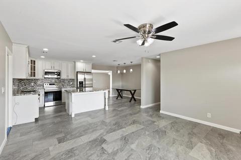 242 E Garnet Ave, Mesa, AZ 85210 photo 2