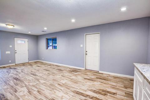 2201 W Mitchell Dr, Phoenix, AZ 85015 photo 9