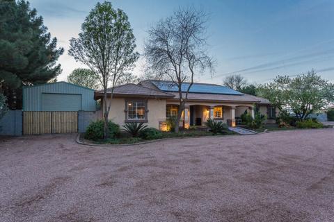 2527 E Strawberry Dr, Gilbert, AZ 85298 photo 3