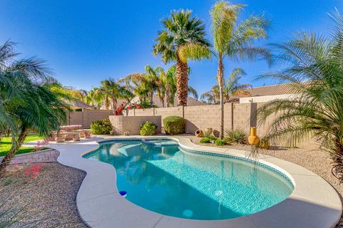 326 E Dennisport Ct, Gilbert, AZ 85295 photo 2