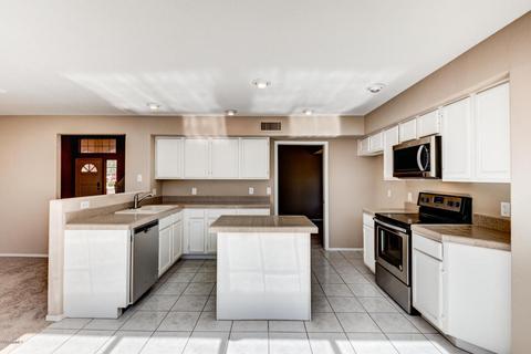 4715 E Rock Wren Rd, Phoenix, AZ 85044 photo 7