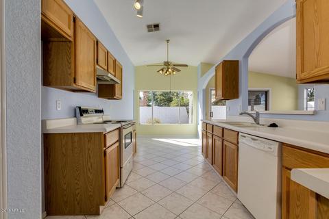 157 W Moore Ave, Gilbert, AZ 85233 photo 2