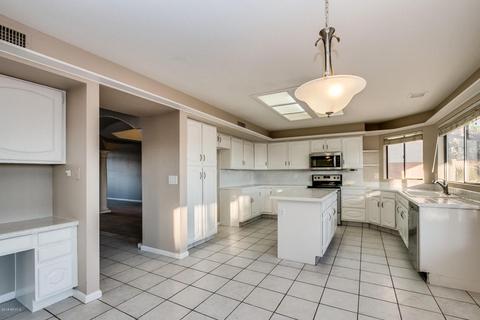 3301 E Cedarwood Ln, Phoenix, AZ 85048 photo 9