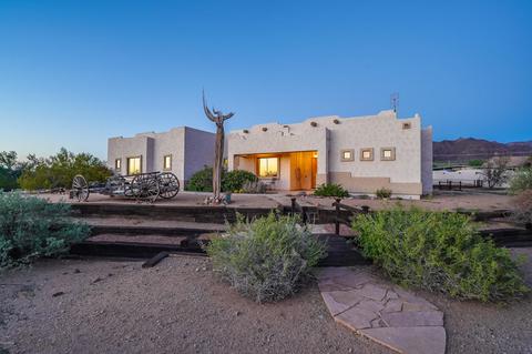 135 N Sixshooter Rd, Apache Junction, AZ 85119 photo 3