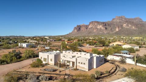 135 N Sixshooter Rd, Apache Junction, AZ 85119 photo 2