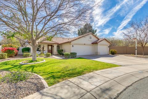 211 E Jasper Ct, Gilbert, AZ 85296 photo 3