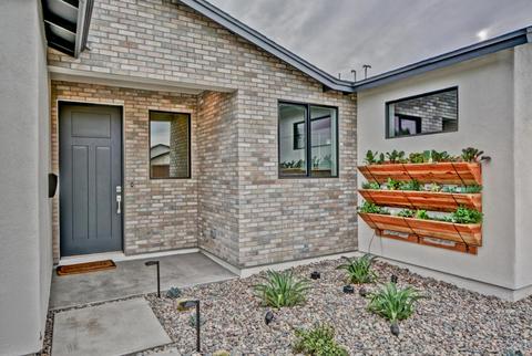 235 E Ashwood Pl, Phoenix, AZ 85012 photo 2