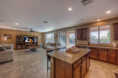 3607 E Abraham Ln, Phoenix, AZ 85050 photo 5