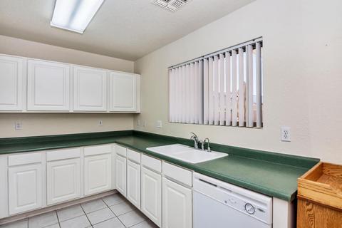 684 S Concord St, Gilbert, AZ 85296 photo 11