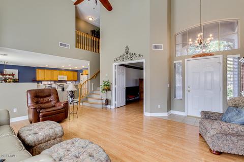 387 E Mesquite St, Gilbert, AZ 85296 photo 4