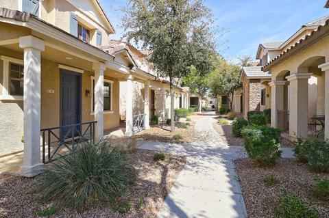 98 E Palomino Dr, Gilbert, AZ 85296 photo 2