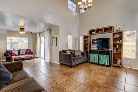 652 E Cantebria Dr, Gilbert, AZ 85296 photo 4