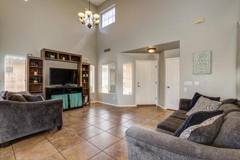 652 E Cantebria Dr, Gilbert, AZ 85296 photo 5