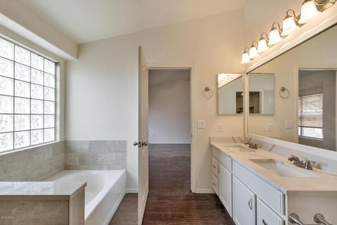 1442 E Comstock Dr, Gilbert, AZ 85296 photo 9