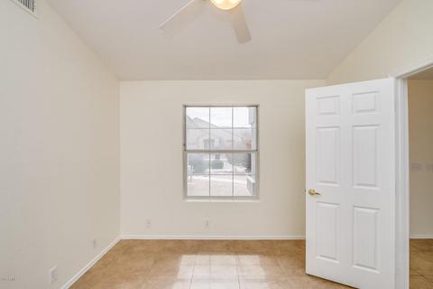 906 E Gary Ln, Phoenix, AZ 85042 photo 9