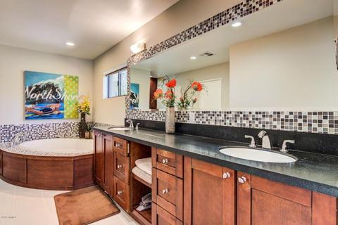 5821 N 46th Pl, Phoenix, AZ 85018 photo 16