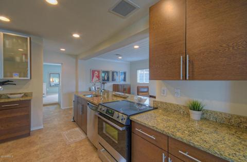 808 E Lawrence Rd, Phoenix, AZ 85014 photo 1