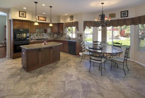 2082 E Amber Ln, Gilbert, AZ 85296 photo 9