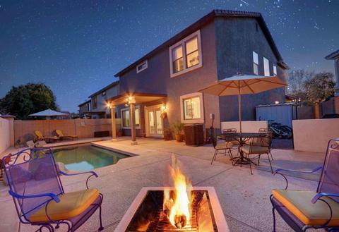 1897 S Starling Dr, Gilbert, AZ 85295 photo 2