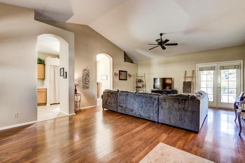 831 E Cullumber St, Gilbert, AZ 85234 photo 4
