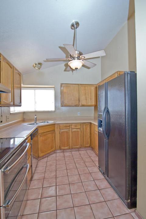 421 E Kerry Ln, Phoenix, AZ 85024 photo 3