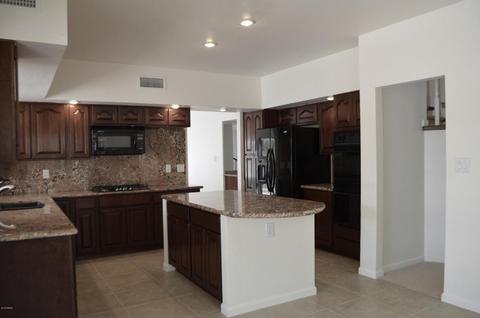 1550 E Catamaran Dr, Gilbert, AZ 85234 photo 3