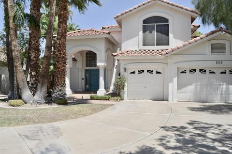 1550 E Catamaran Dr, Gilbert, AZ 85234 photo 1