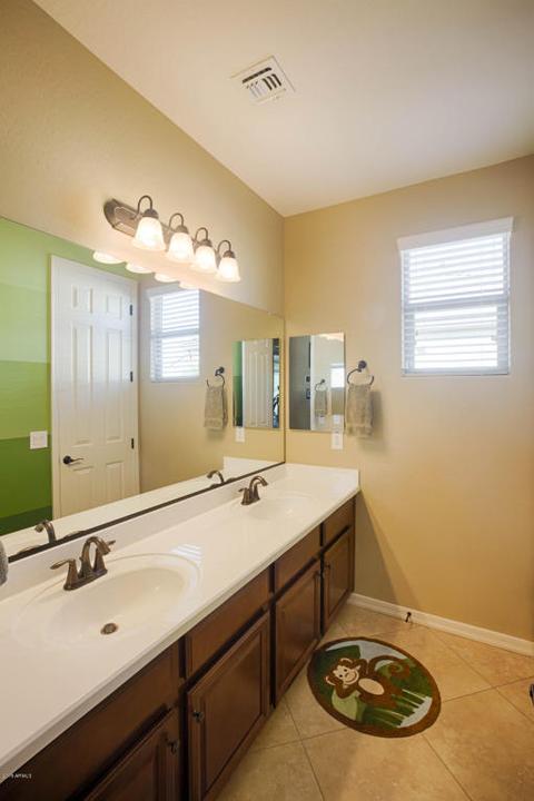 2596 E Orleans Dr, Gilbert, AZ 85298 photo 7