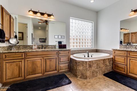 6720 S Lyon Dr, Gilbert, AZ 85298 photo 32