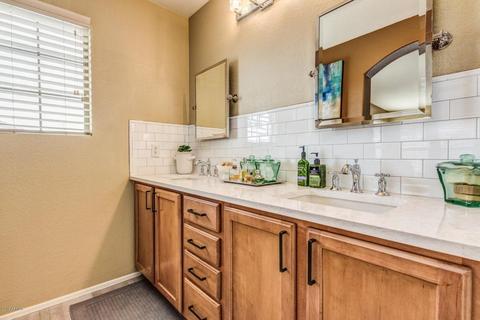 4385 E Selena Dr, Phoenix, AZ 85050 photo 12