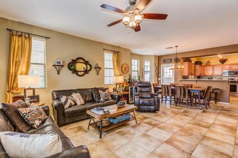 4385 E Selena Dr, Phoenix, AZ 85050 photo 1