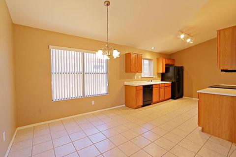4701 E Abraham Ln, Phoenix, AZ 85050 photo 5